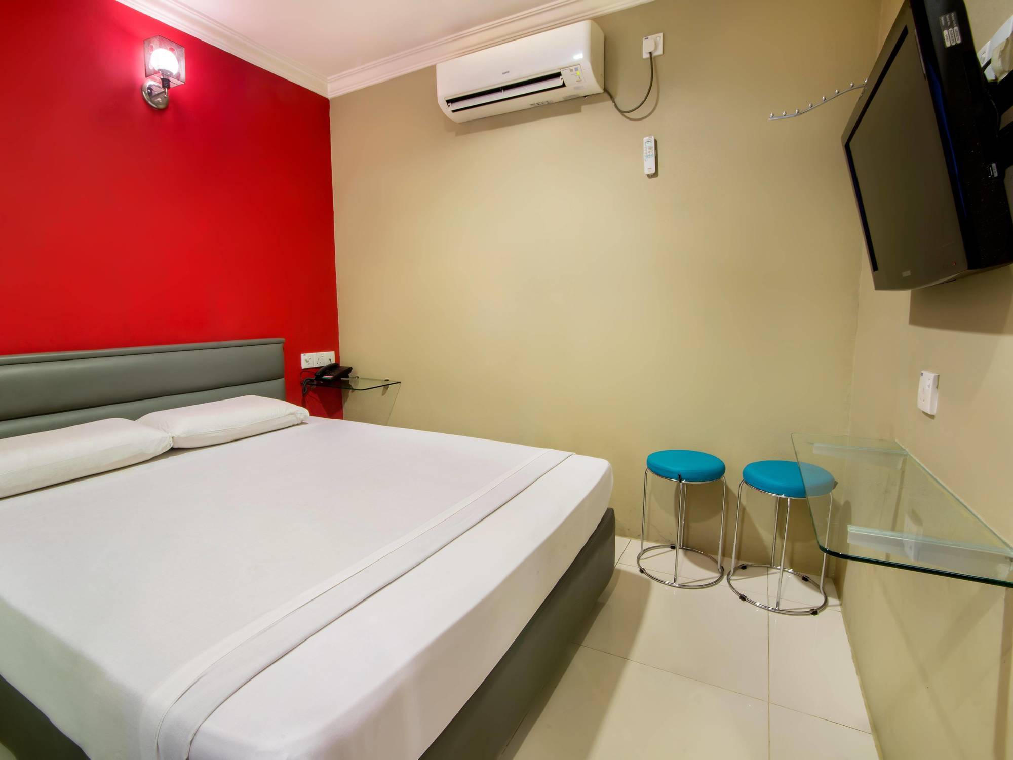 Dju Dju Hotel Batam Buitenkant foto
