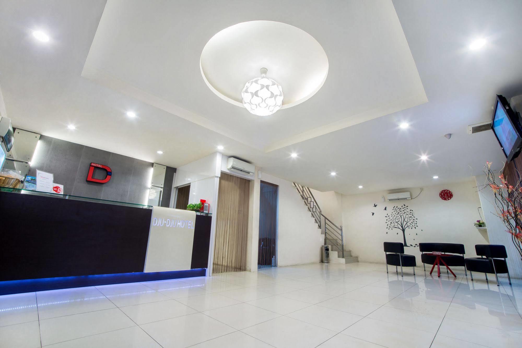 Dju Dju Hotel Batam Buitenkant foto