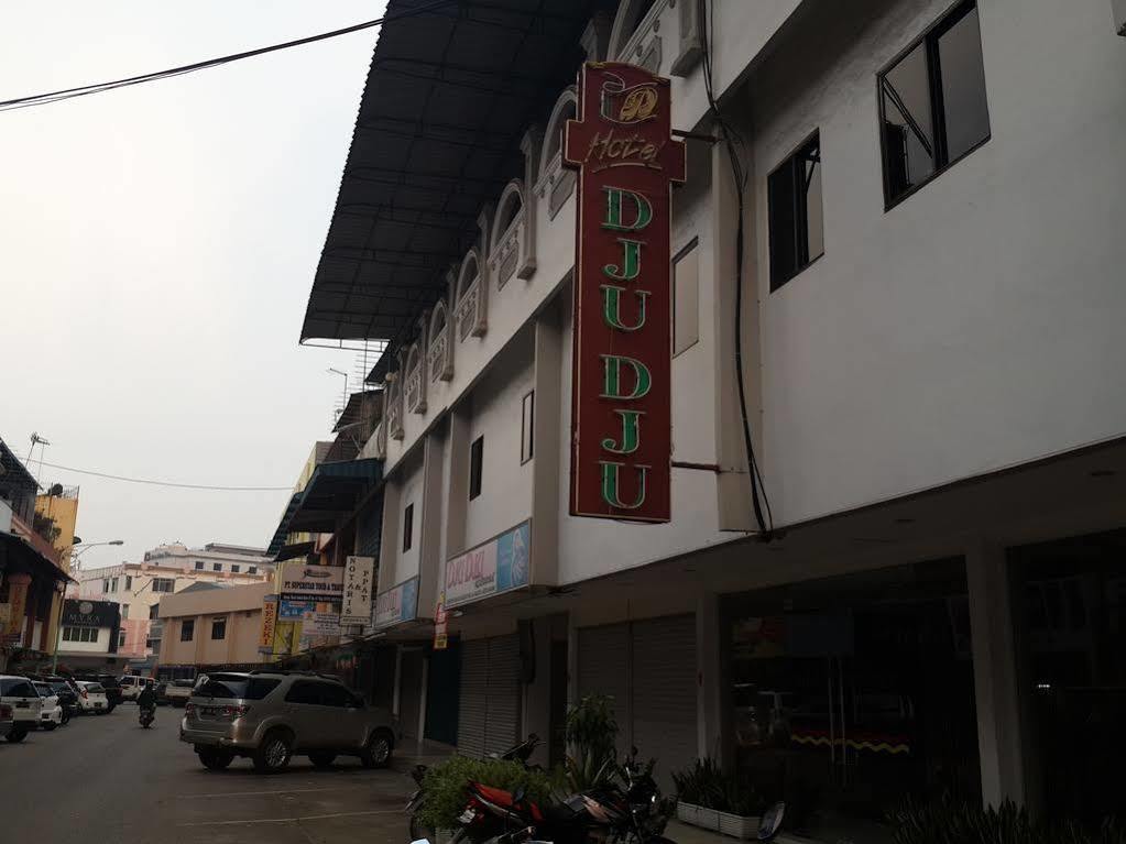 Dju Dju Hotel Batam Buitenkant foto