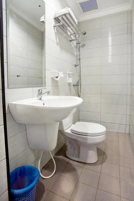 Dju Dju Hotel Batam Buitenkant foto
